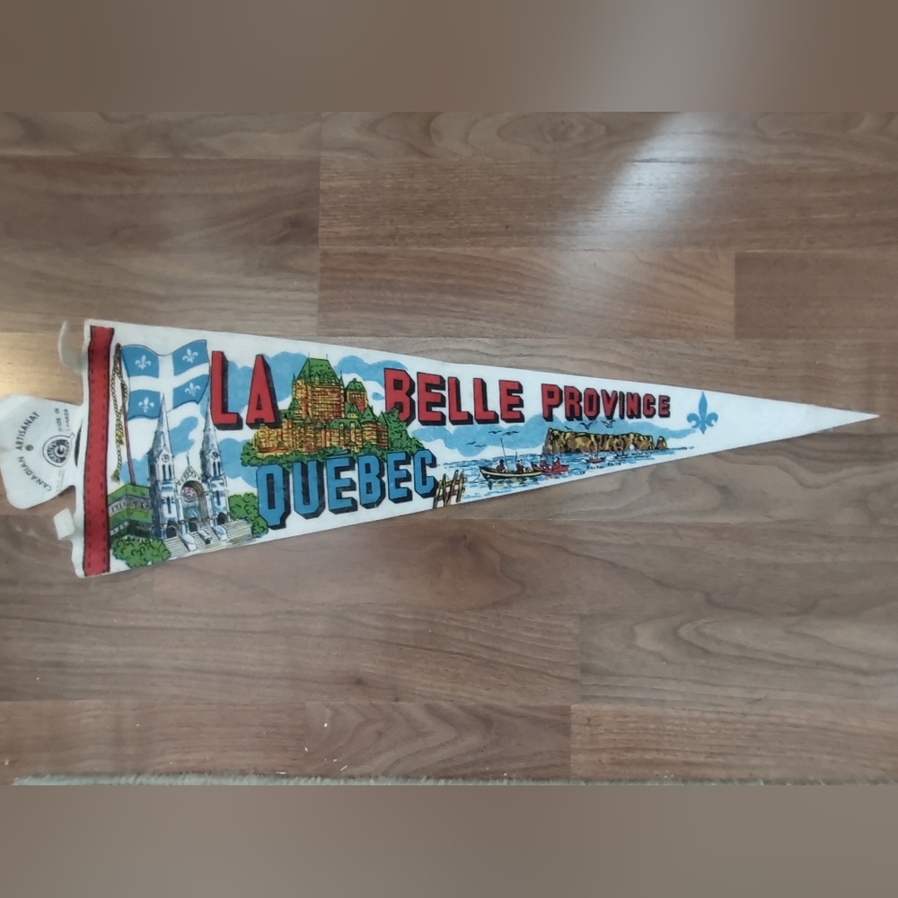 Vintage Quebec Pennant***